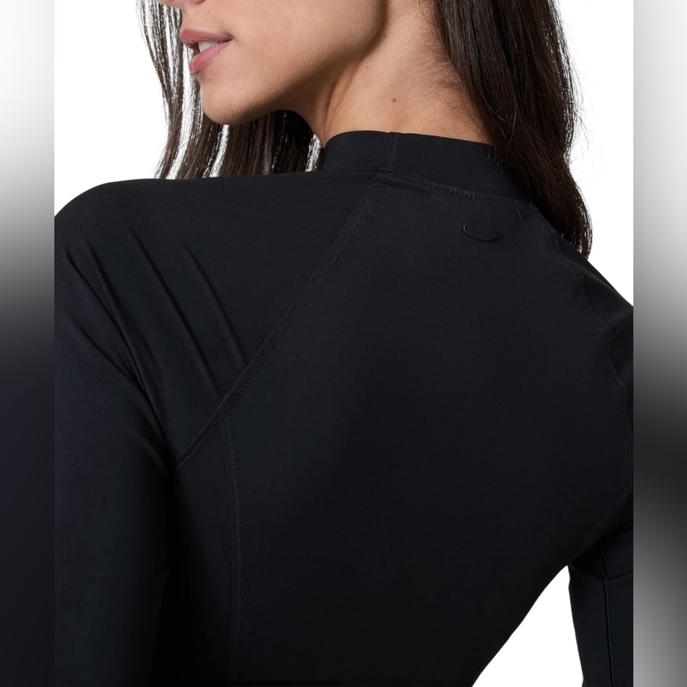 Vuori Long Sleeve Crush Rashguard - Picture 2 of 11